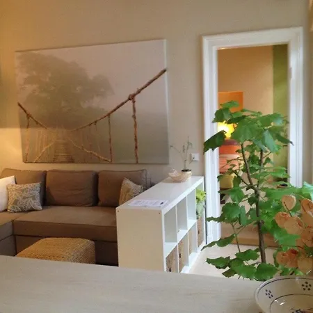 Anna Apartman *