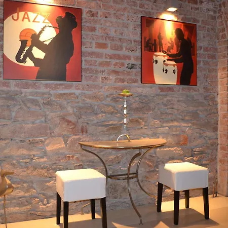 Anna Apartman